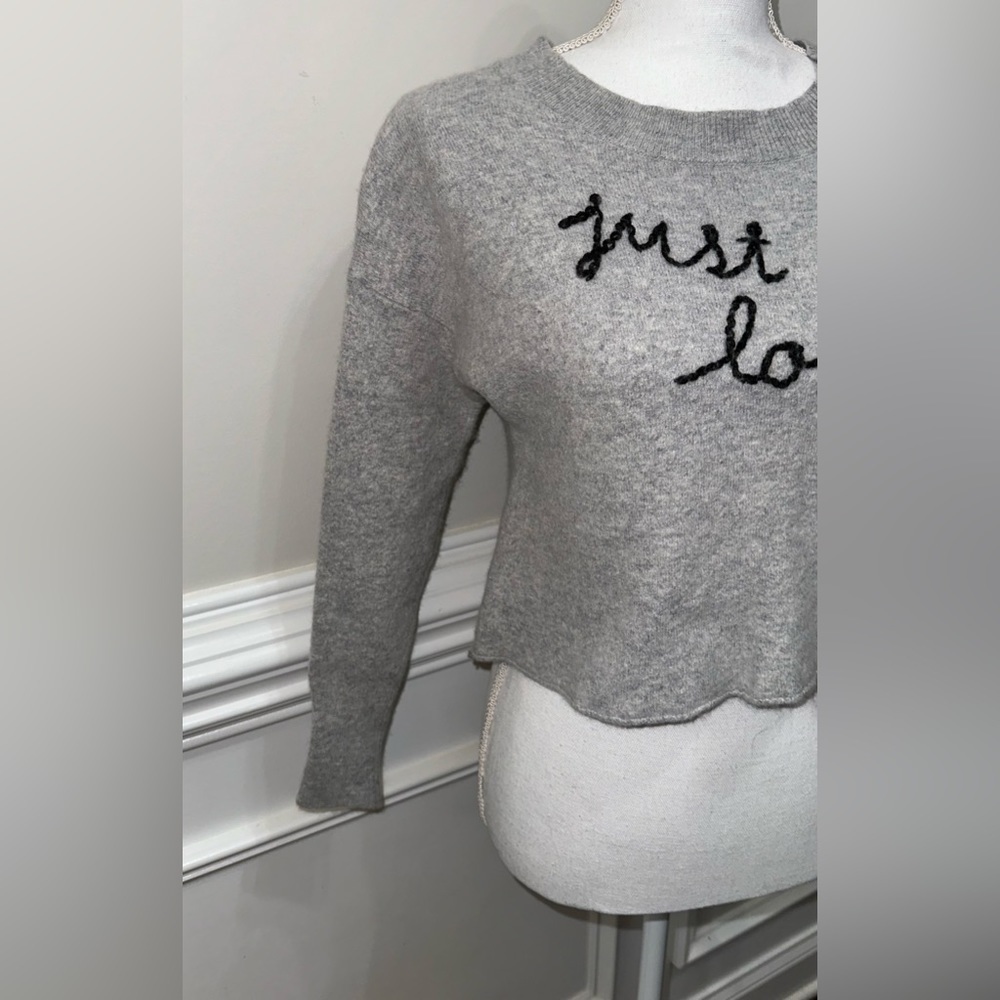 Blank Paige Gray Just Love Embroidered Crop Cashmere Wool Blend Sweater sz M - Picture 4 of 8